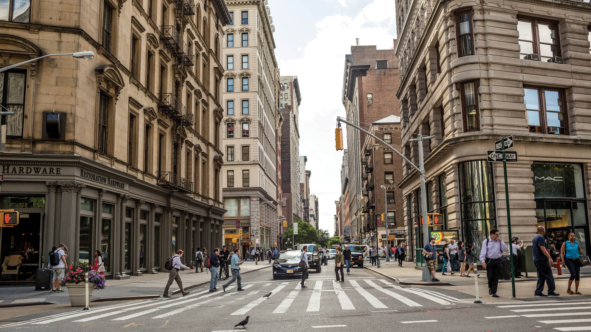 A neighborhood in New York City - LW00315