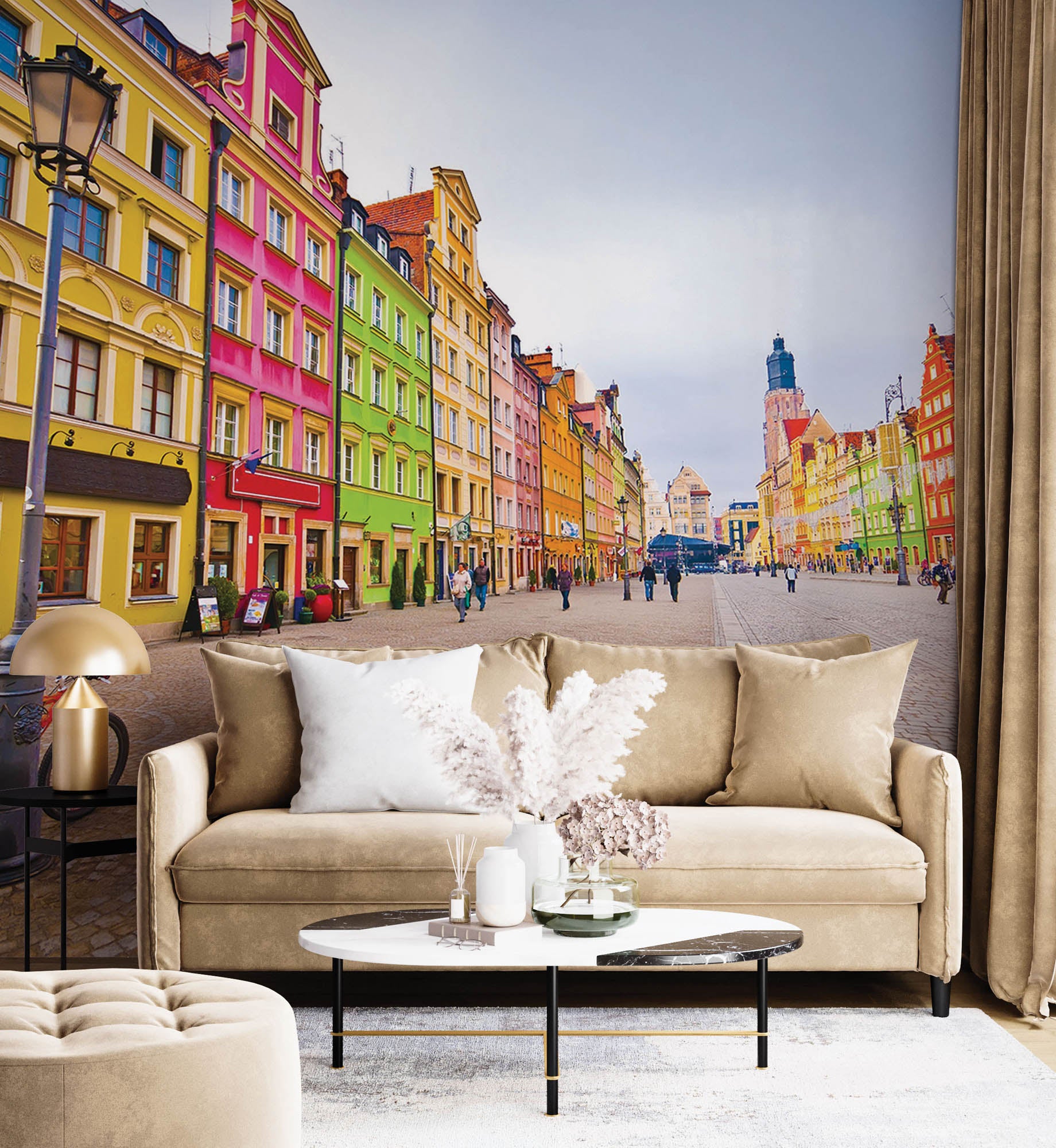 Colorful city center in Poland - LW00348