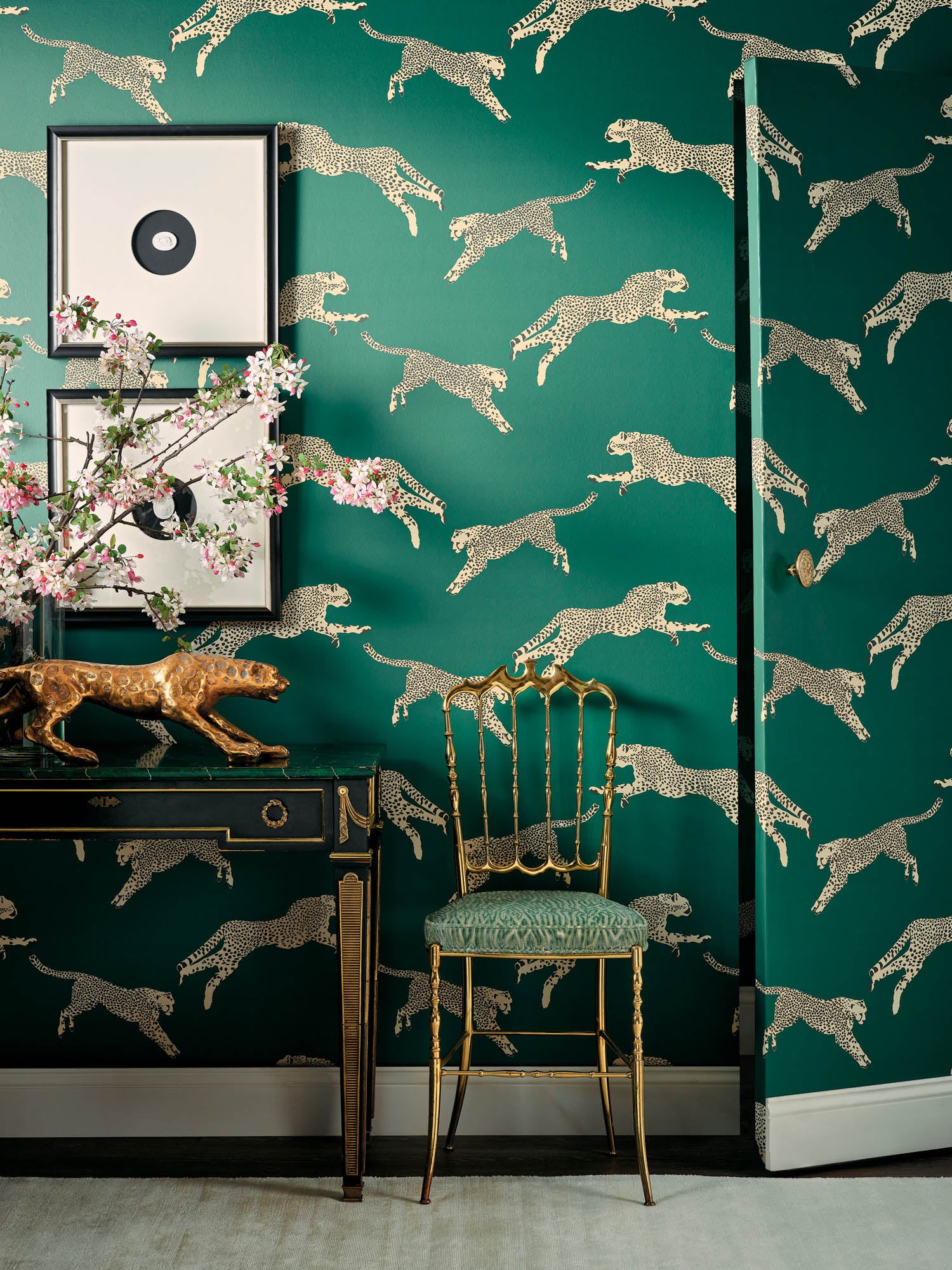 Hooked on Walls Scalamandré Leaping Cheetah JV26018