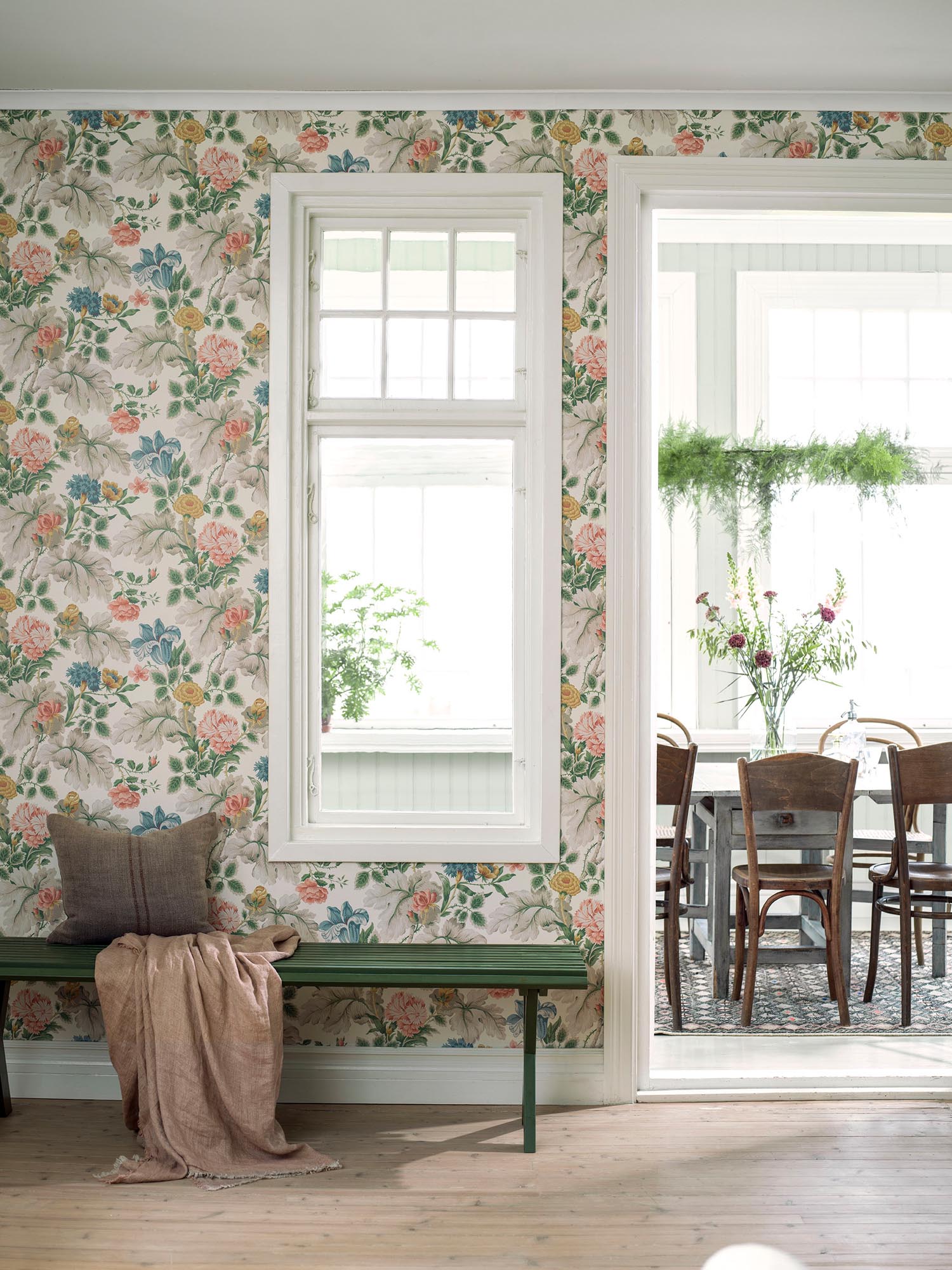Boråstapeter New Heritage Carnation Garden 7235 Behang