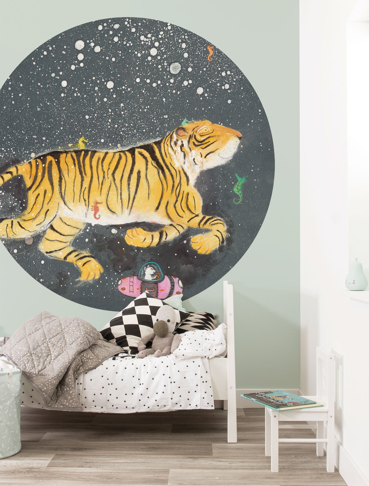KEK Amsterdam Wallpaper Circle Smiling Tiger CK-025 Behangcirkel