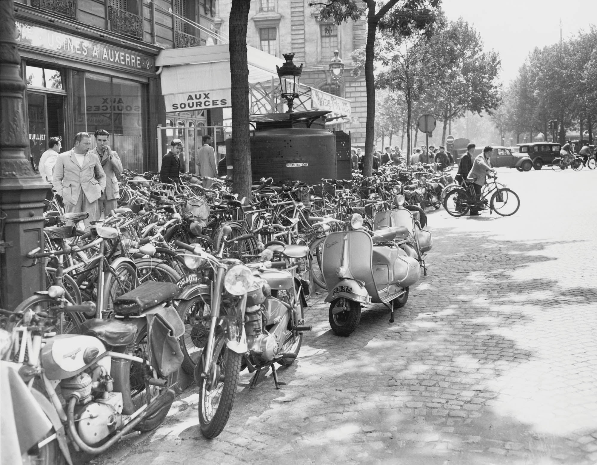 Oude zwart-wit foto van straat Parijs - LW00349 Fotobehang