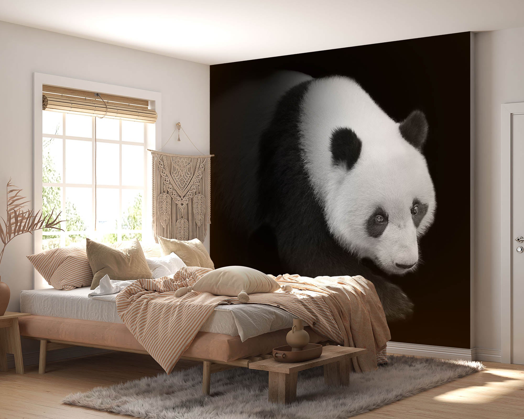 Pandabeer lopend vanuit het donker - LW00240 Fotobehang