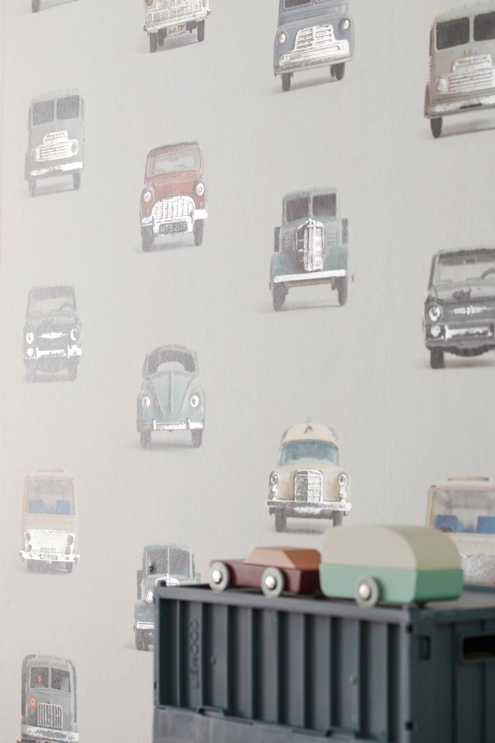 Studio Ditte Auto Lichtgrijs & Zilver Behang