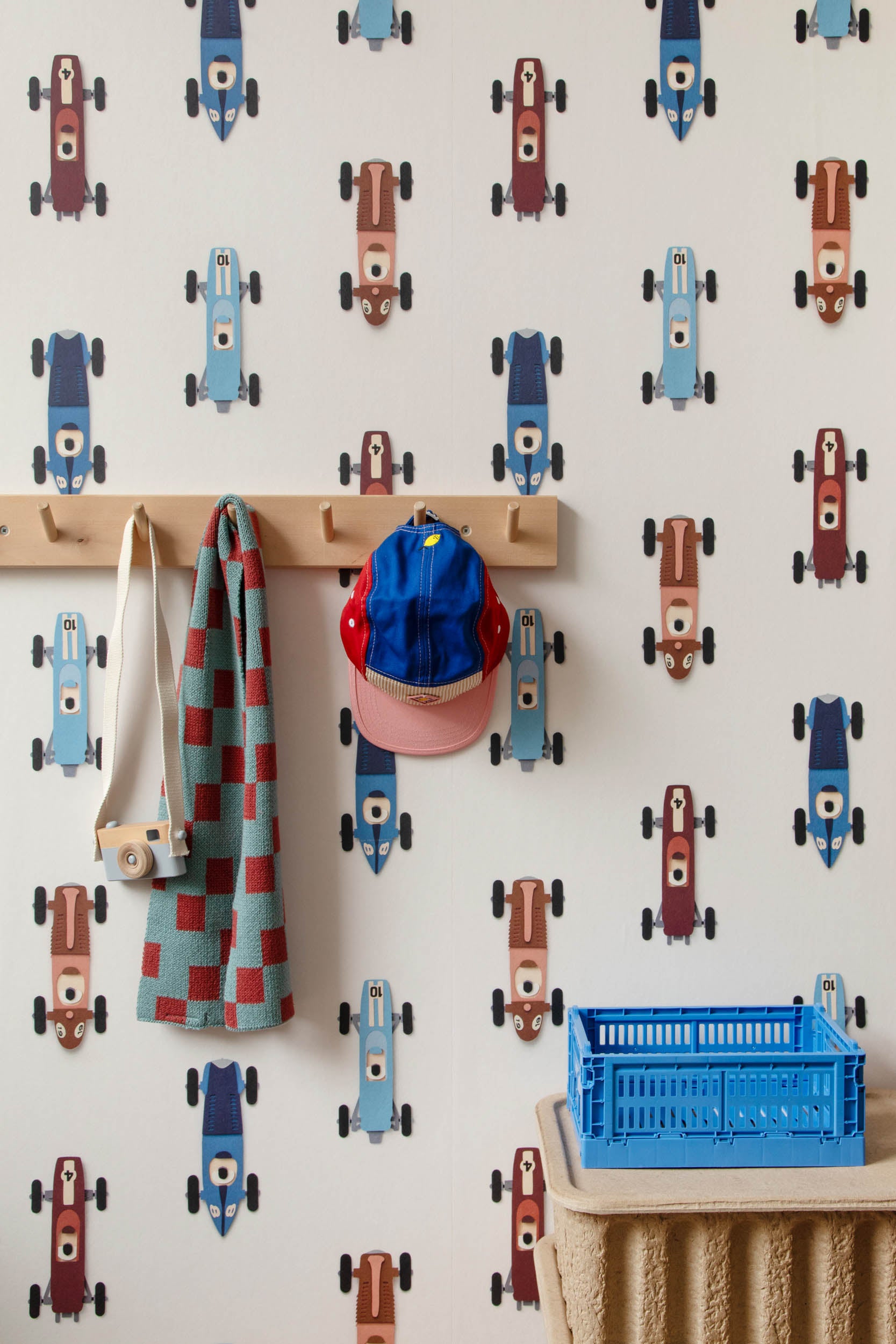 Studio Ditte Raceauto Crème Behang