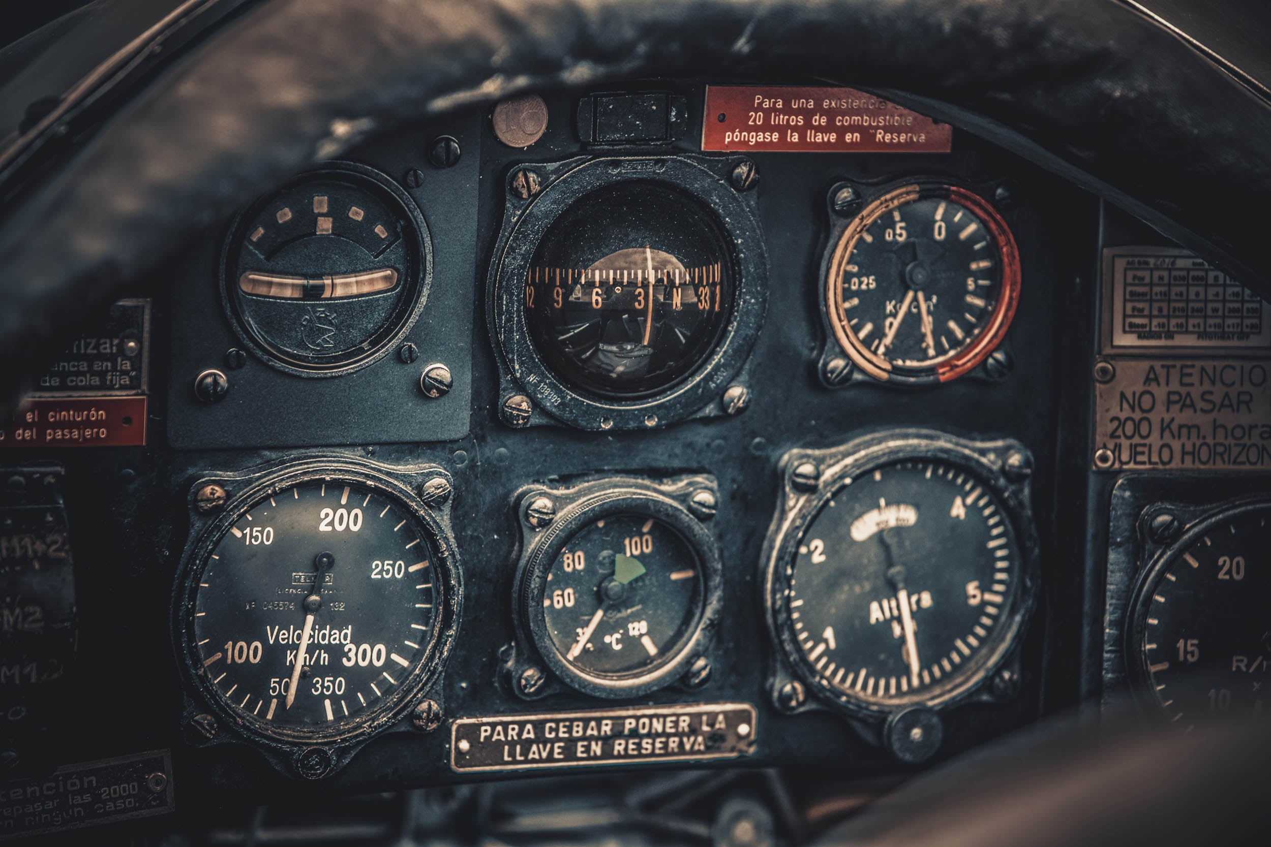 Vintage Vliegtuigcockpit Instrumenten - LW00850 Fotobehang