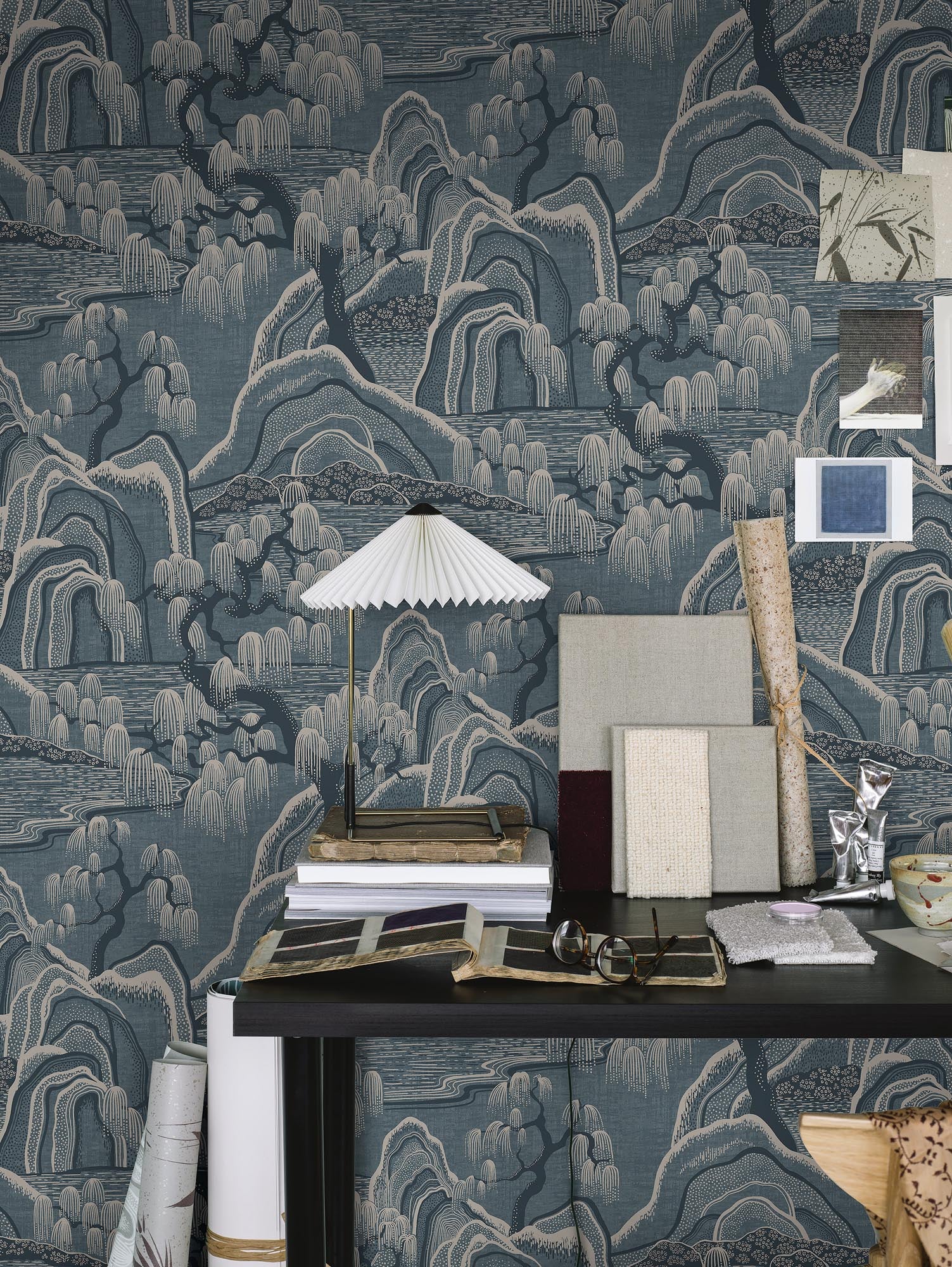 Boråstapeter Eastern Simplicity Indigo Garden 3133 Behang