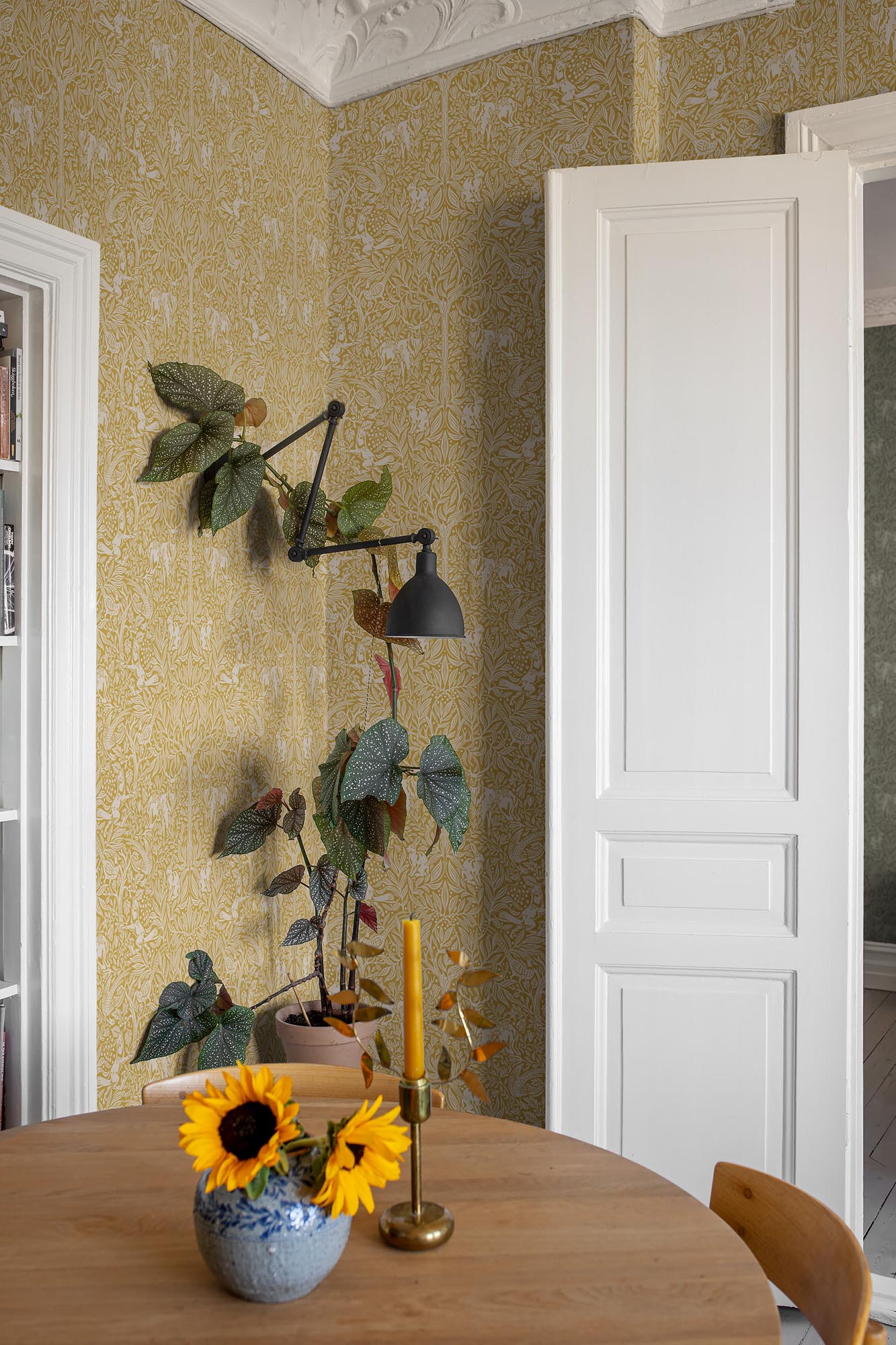 Boråstapeter New Heritage Under the Elder Tree 2048 Behang