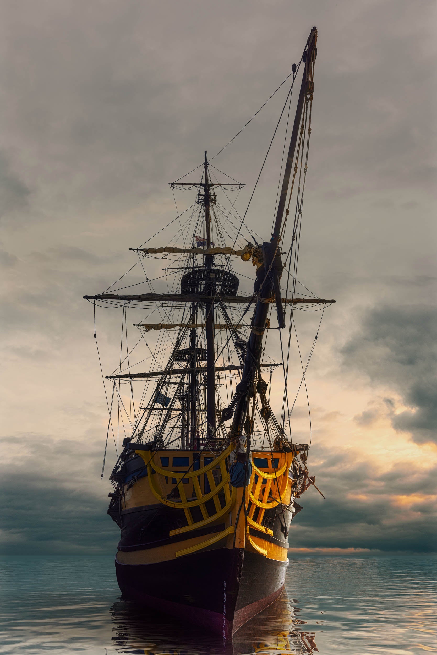 Historisch Oorlogsschip bij Zonsondergang - LW00789