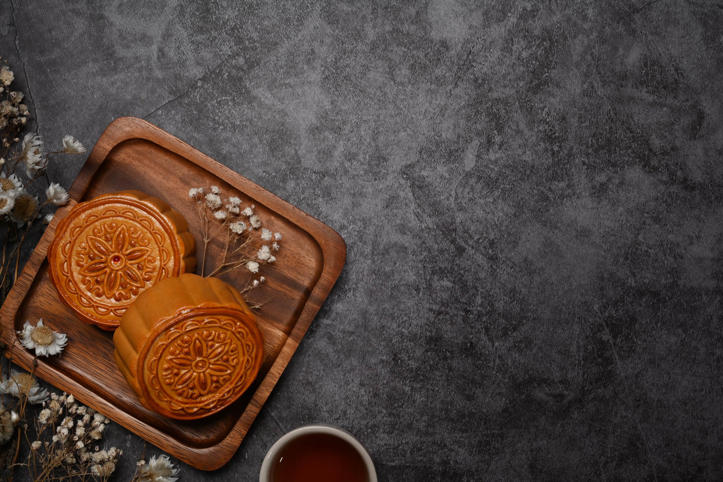 Maancakes op Houten Dienblad - LW00917 Fotobehang