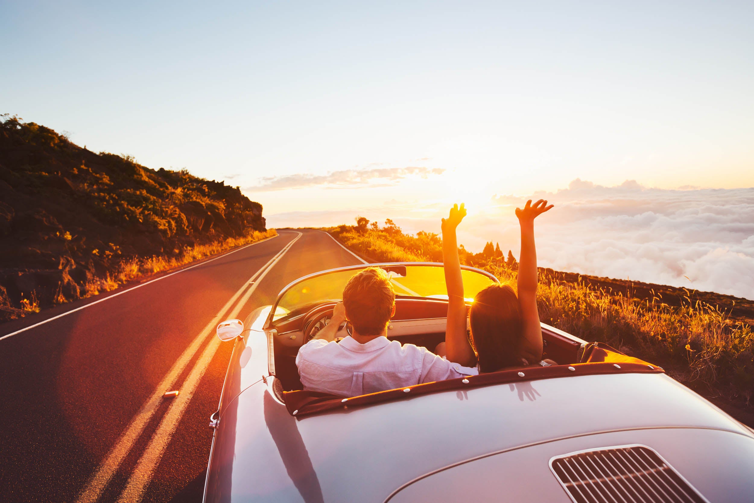 Roadtrip bij Zonsondergang in Cabriolet - LW00790 Fotobehang