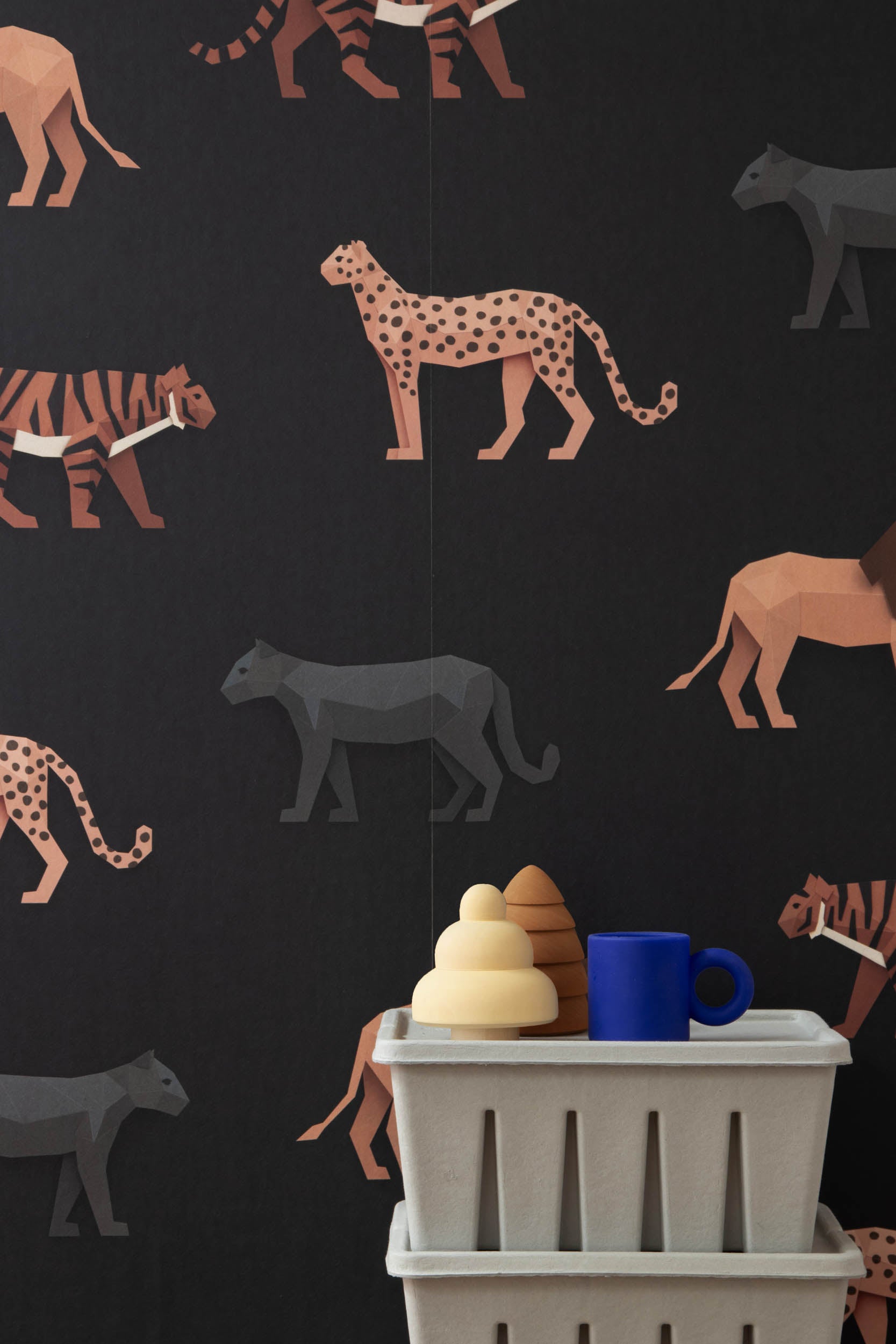 Studio Ditte Big Cats Donker Behang