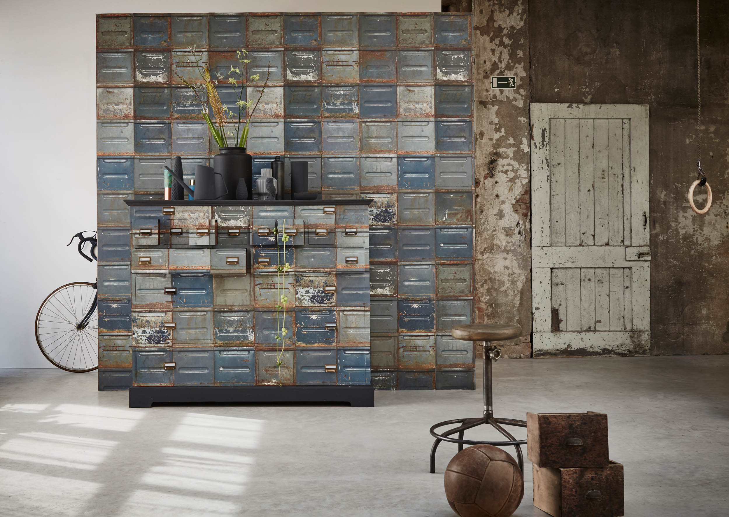 Studio Ditte Container Donker Behang
