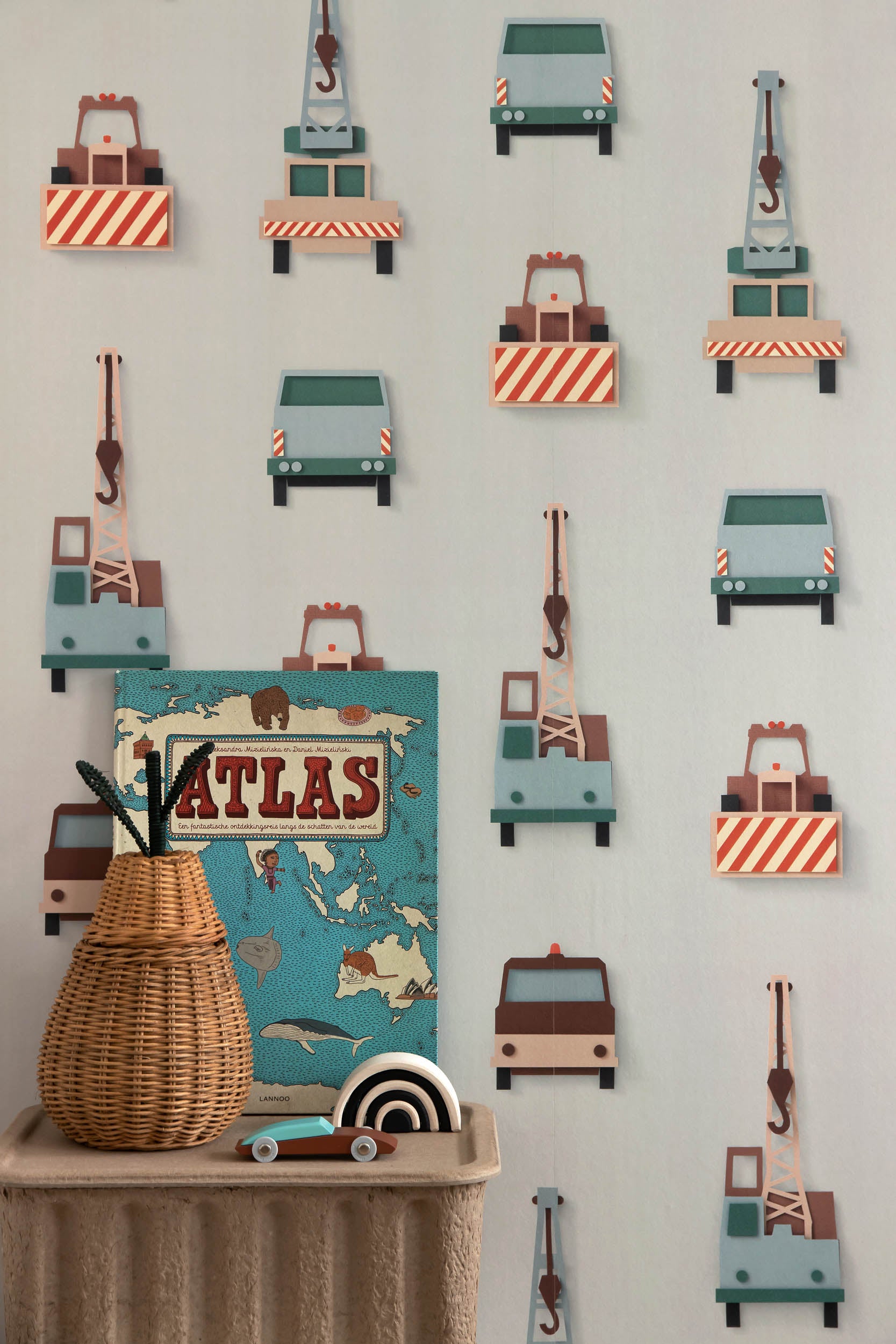 Studio Ditte Kraanwagen Lichtgrijs Behang