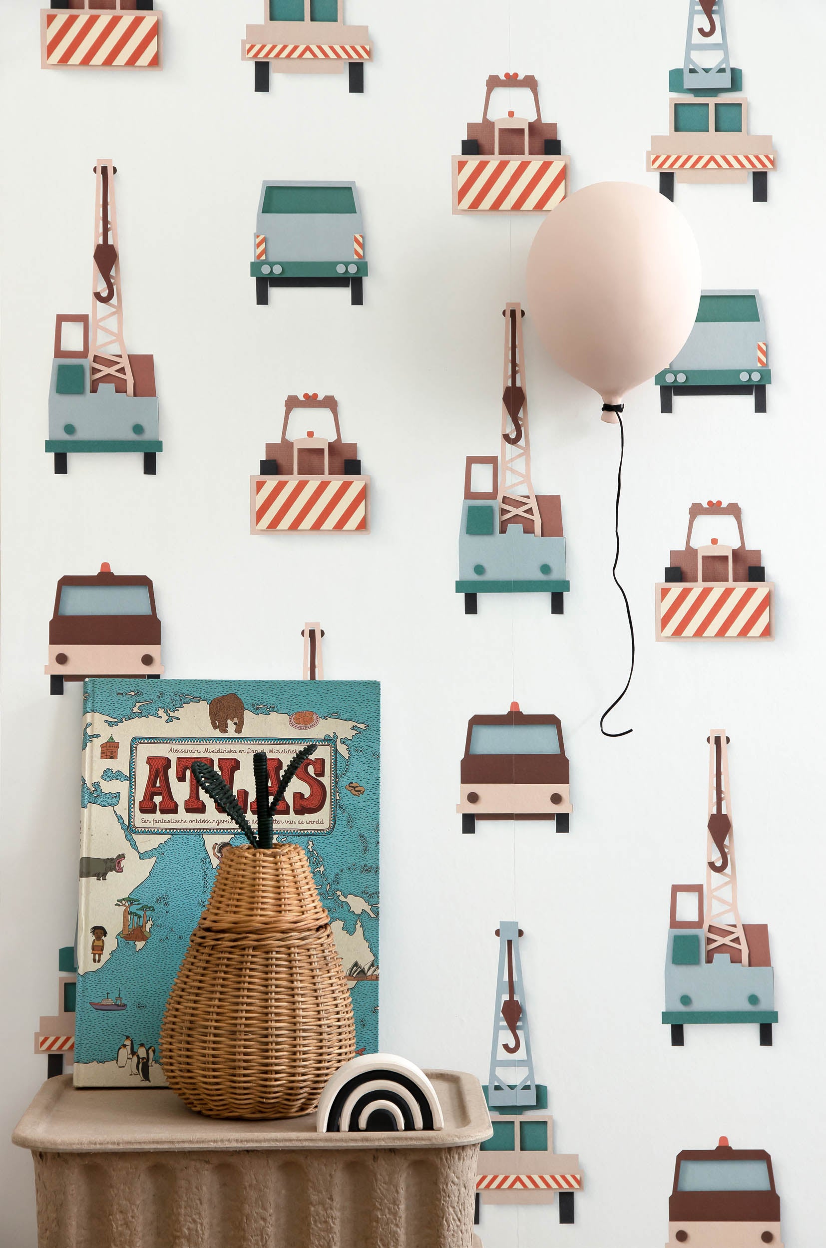 Studio Ditte Kraanwagen Wit Behang