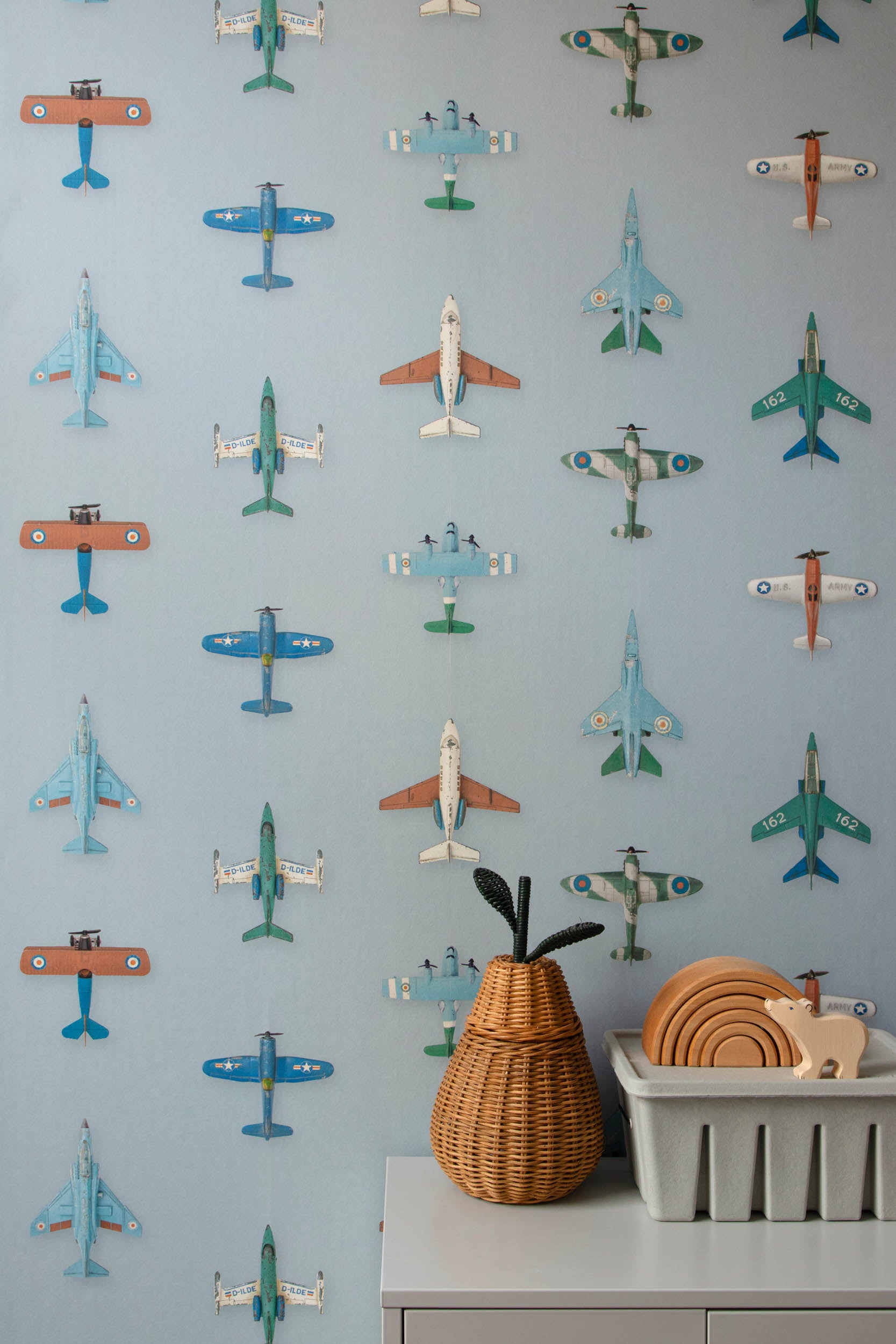 Studio Ditte Vliegtuigjes Lichtblauw Behang