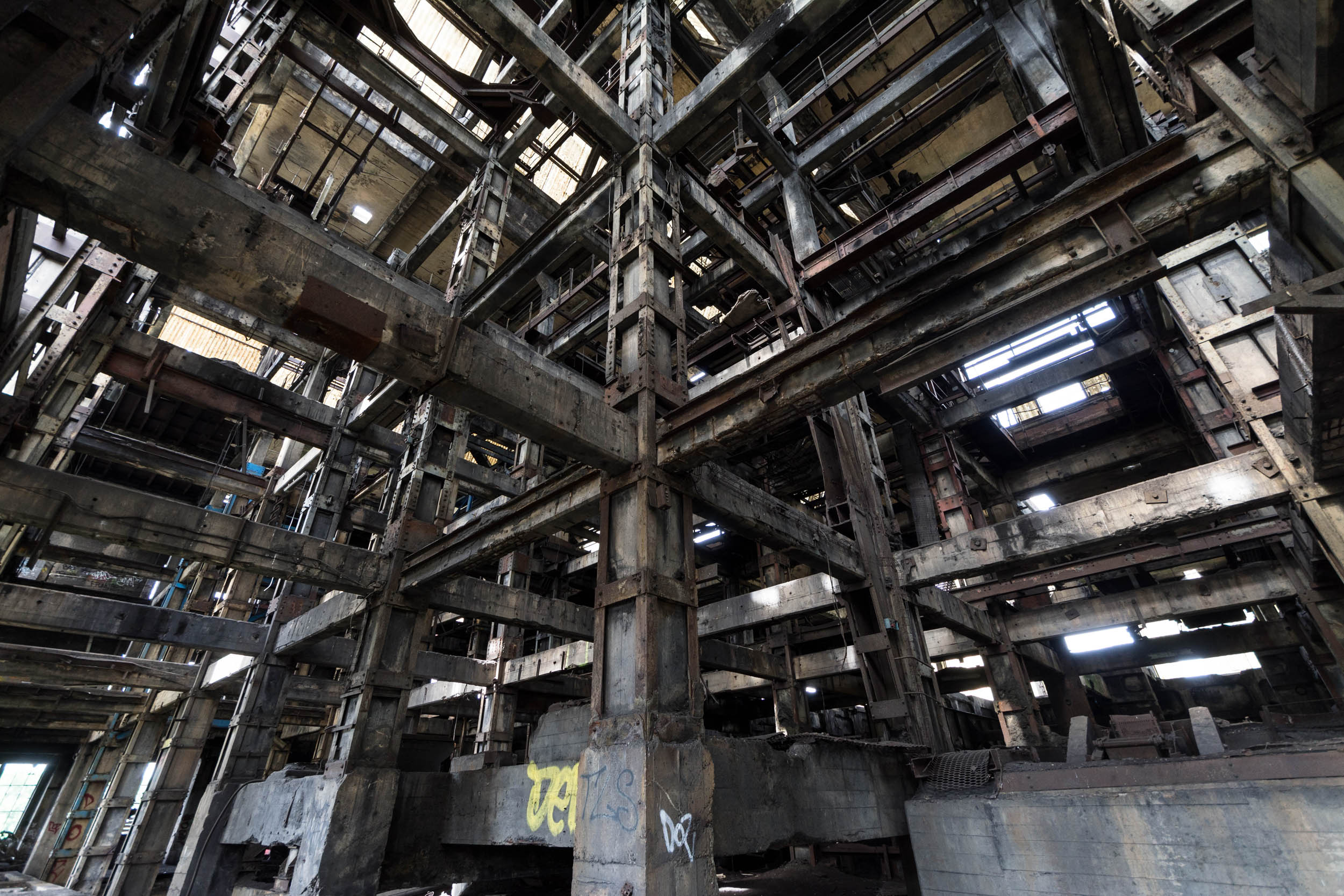Verlaten Industrieel Skelet - LW00854 Fotobehang