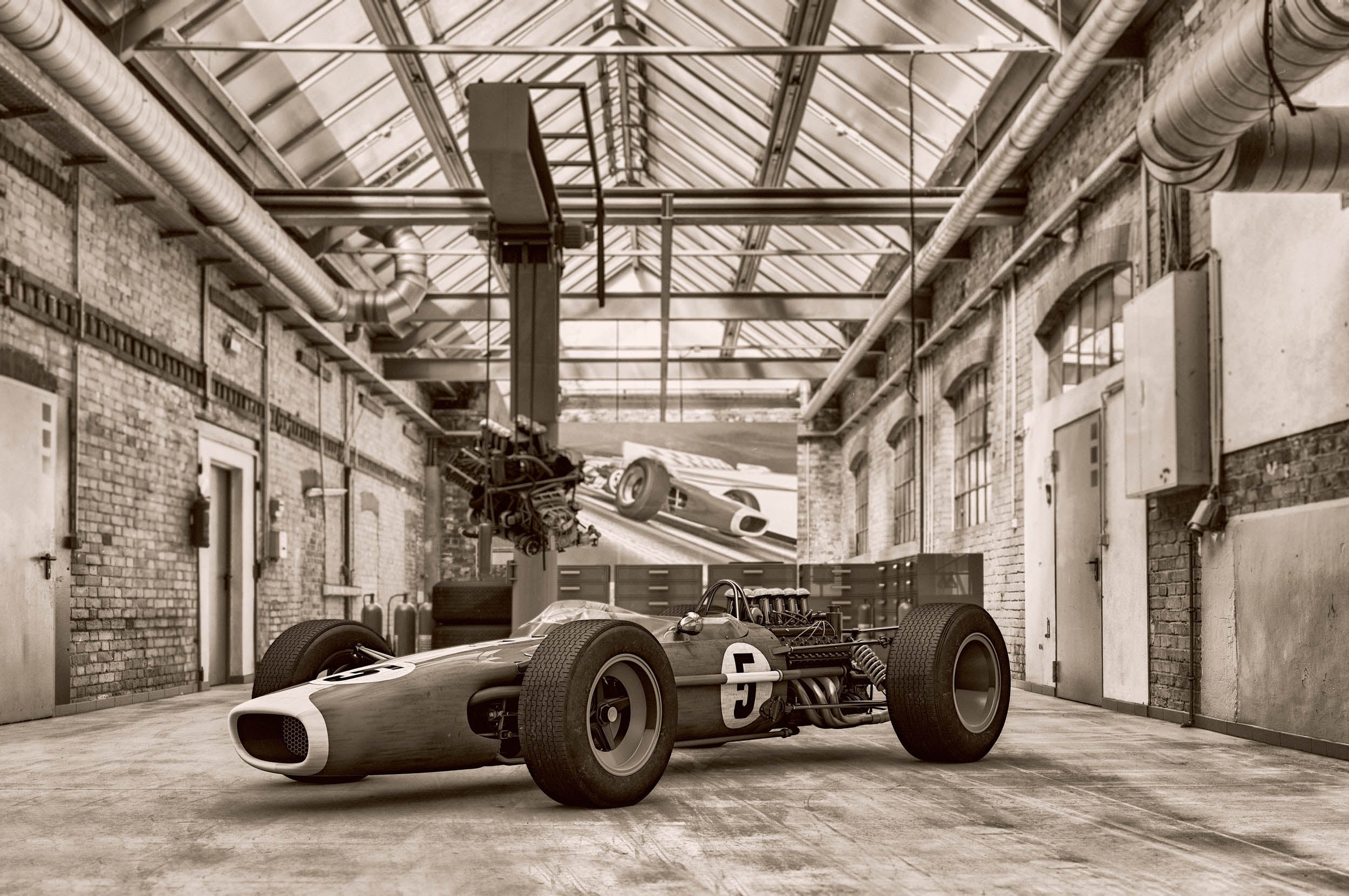 Vintage Formule Raceauto in Industriële Garage - LW00920 Fotobehang